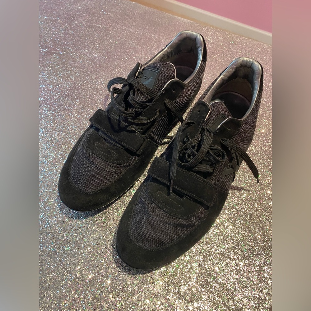 Authentic LV Sneakers size 10.5